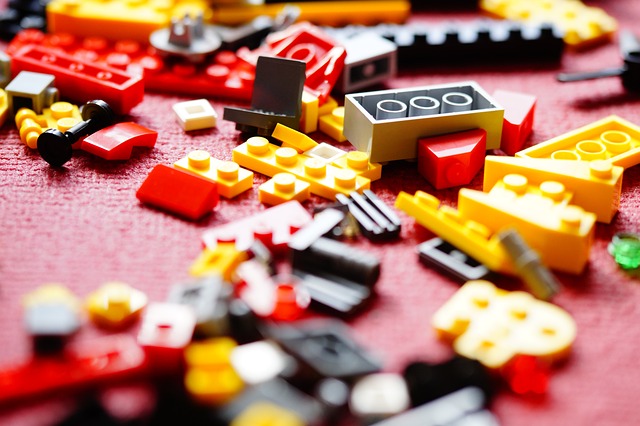 Legoland Windsor: https://pixabay.com/photos/lego-to-build-building-blocks-toy-708088/