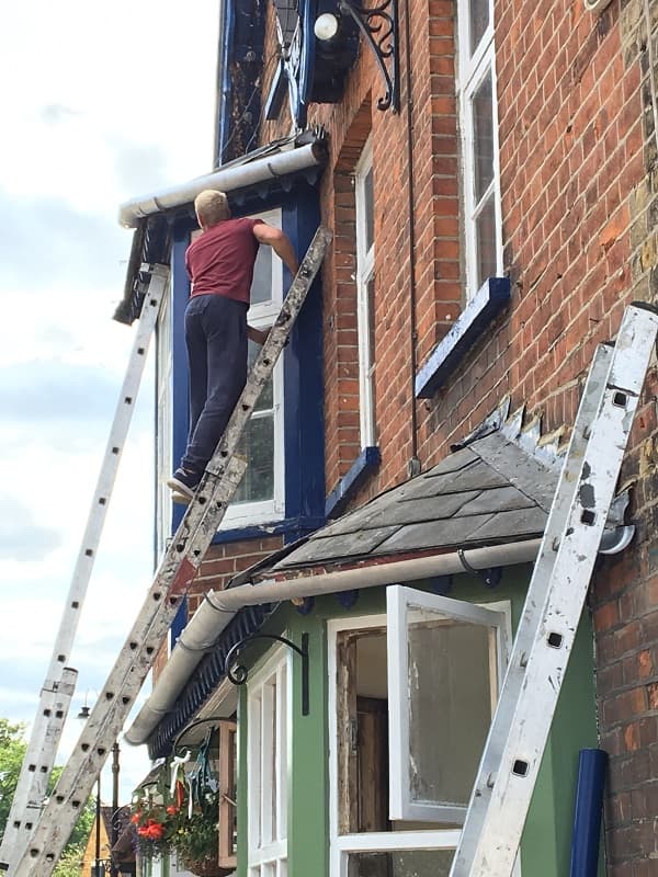 Using aluminium guttering and down pipes