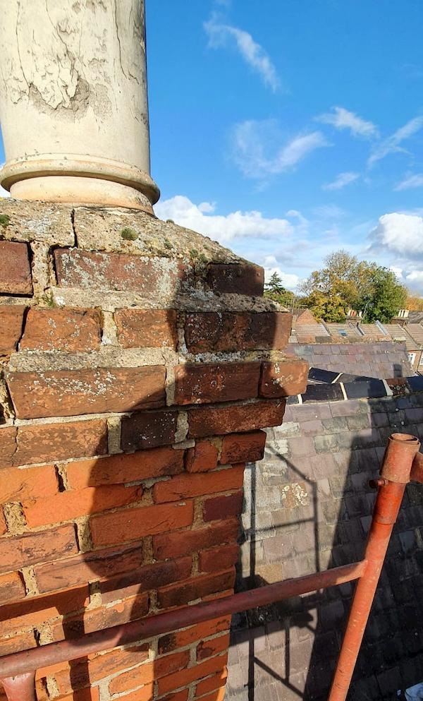 Brickwork in the chimney stack doesn't look good