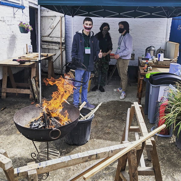 Students making pizza