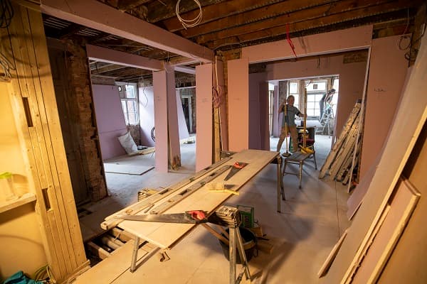 Bar becoming very pink with the pink plasterboard