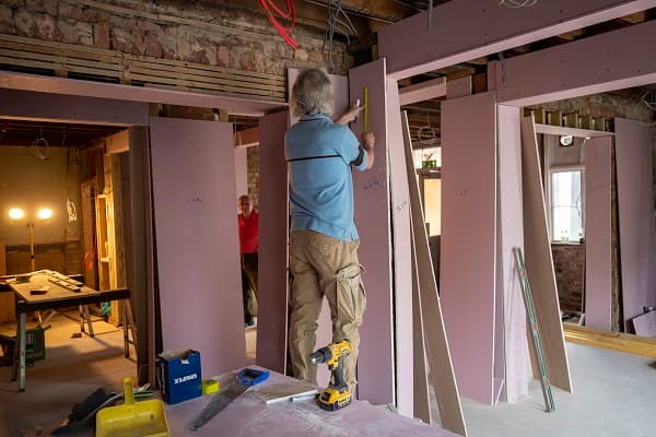 All pillars had their plasterboard pre-cut