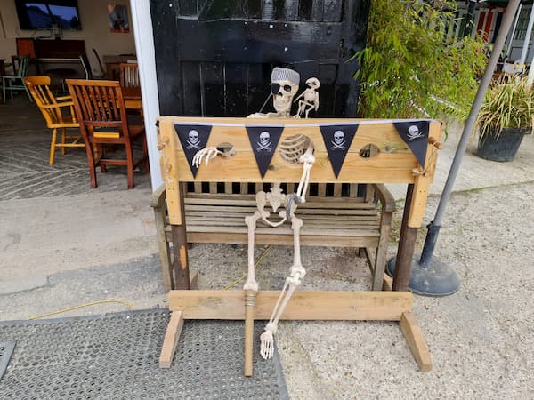 Skeleton in the stocks