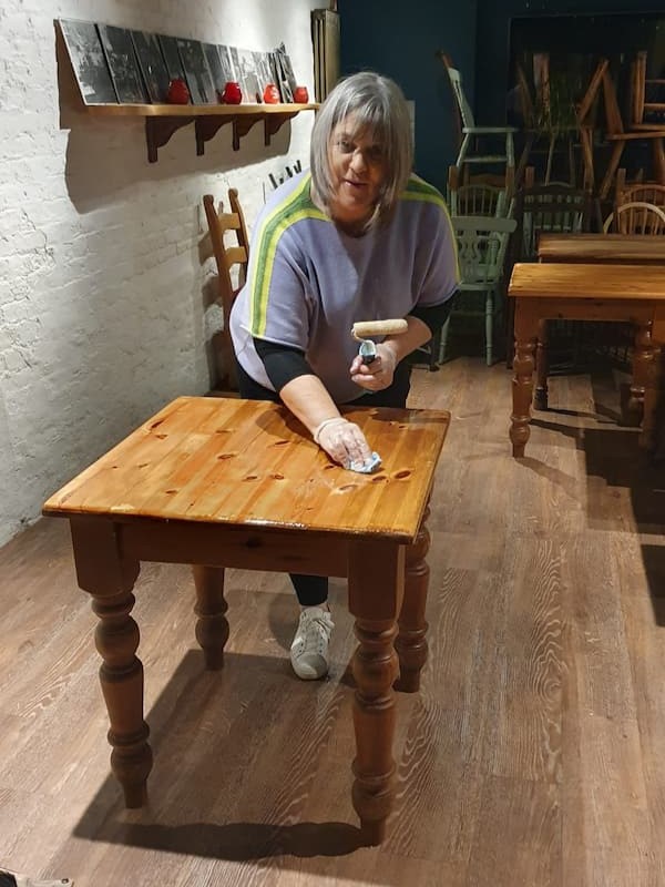 Removing old varnish from a table