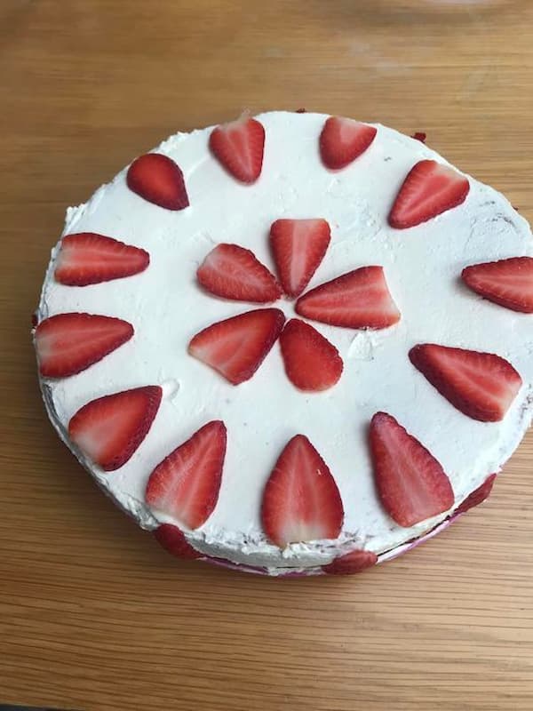 Lovely strawberry cheese cake for the coffee morning.