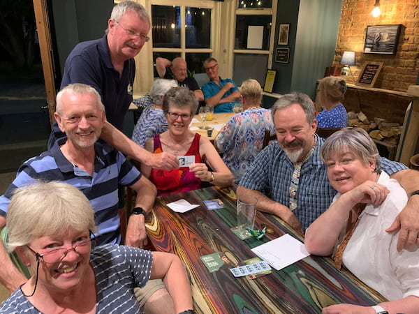 Winners of the quiz - Hettie's Heroes