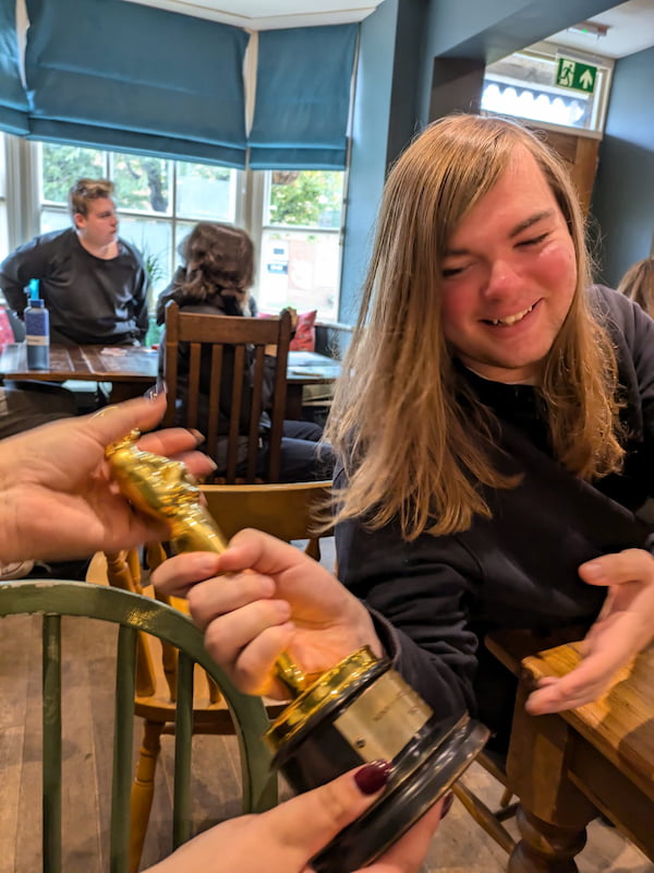 Students with Nina's Oscar