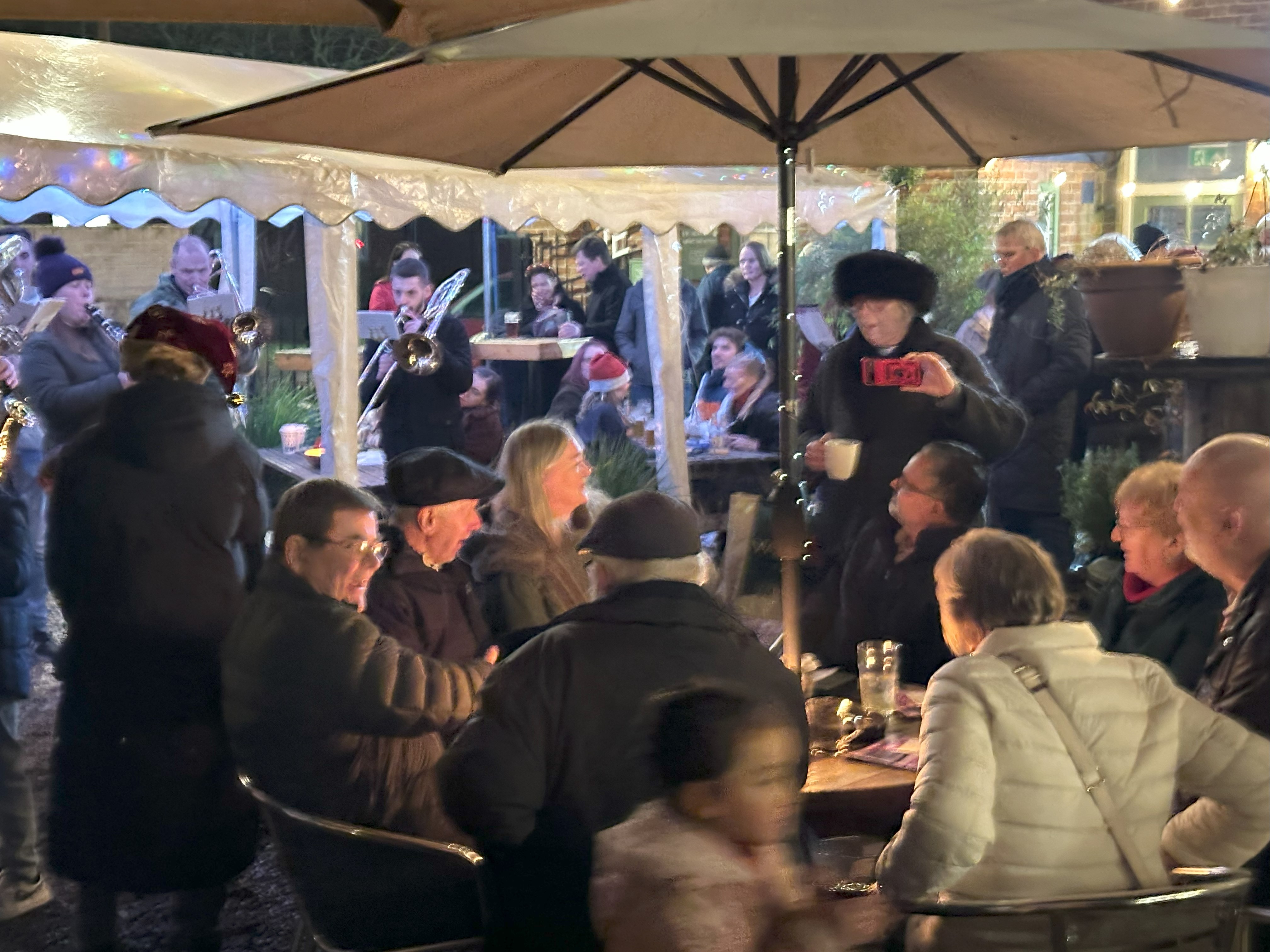 Another table of carol singers