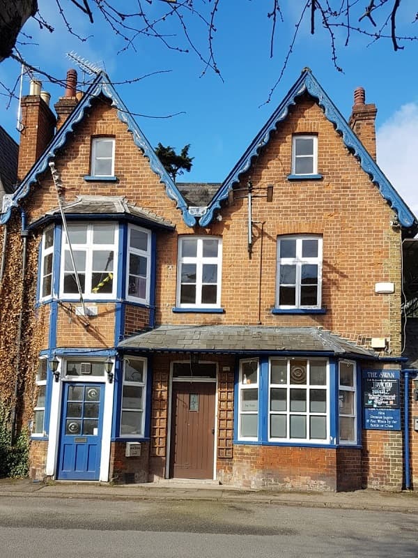 No cars in front of the pub - looking not bad but inside is another situation