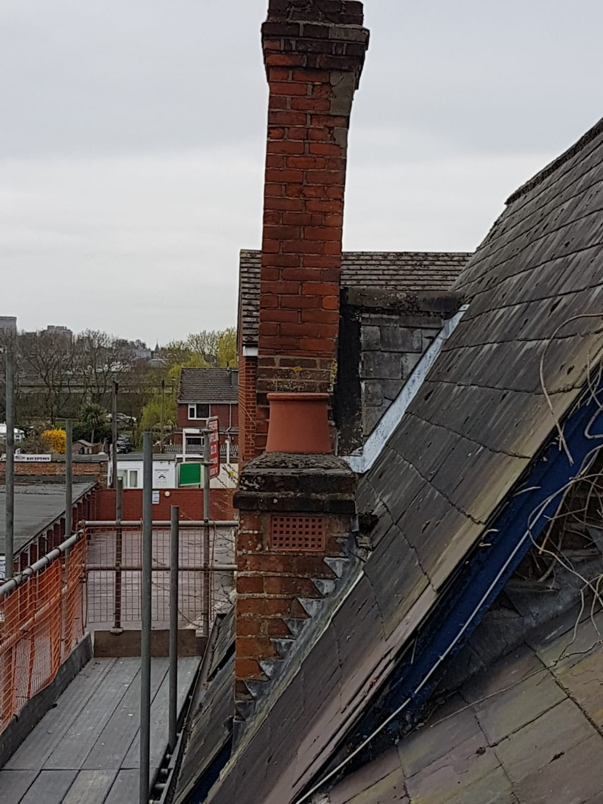 Bending chimney