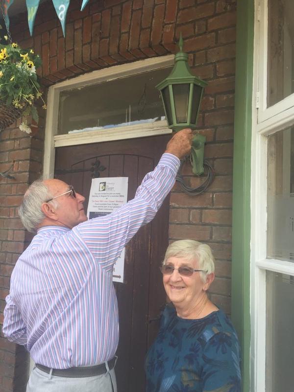 Demonstrating the refurbished external lamp