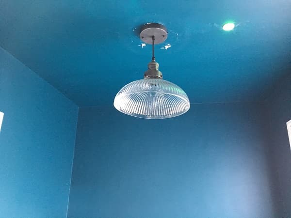 Proper pendant light was added