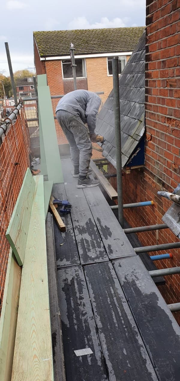 Mounting the soffits and fascias