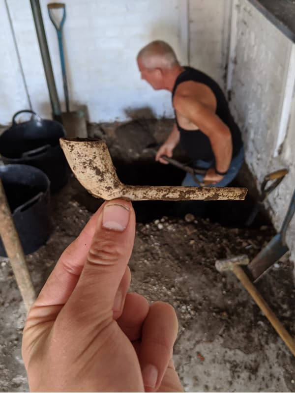 Victorian clay pipe