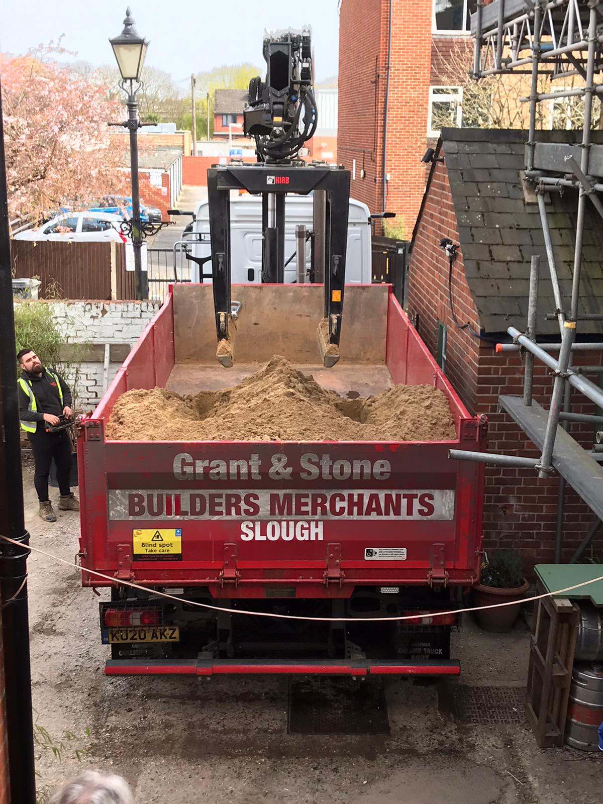 Is the tipper really going to pick out the sand with the grabber?