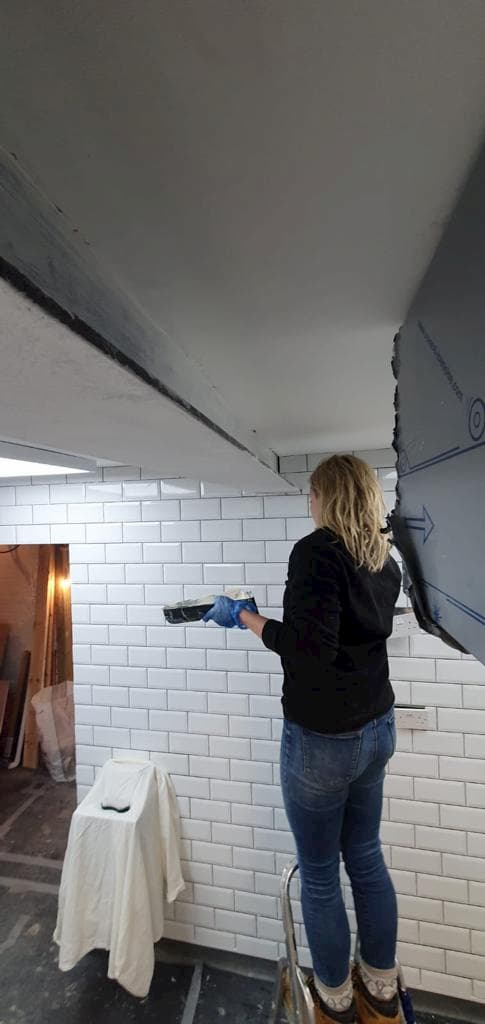 Almost done, at the end of the girder not obstructed by the cooker hood