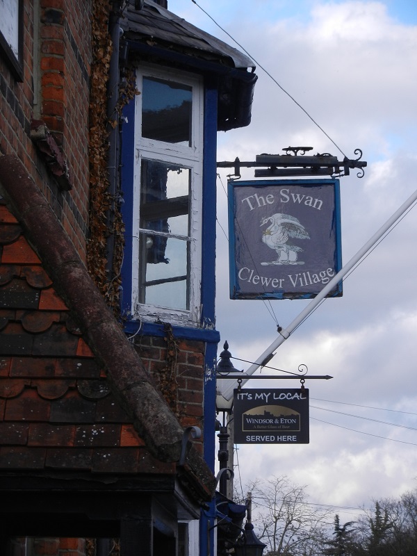 The old Swan signbut no for sale sign