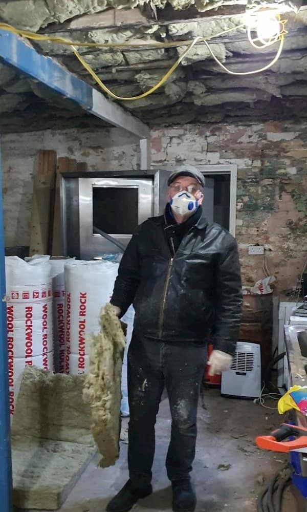 Insulating the kitchen and hall, 12th December 2019
