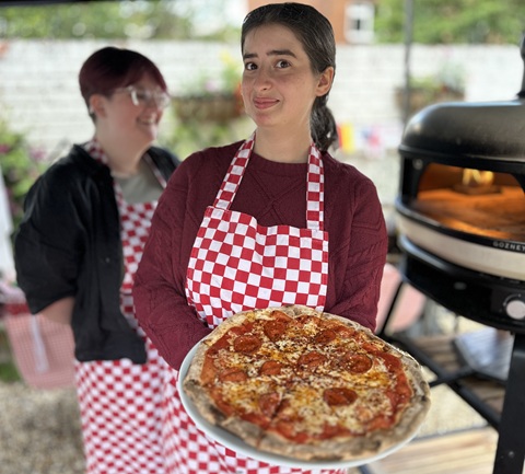 Pizza Server with Pizza